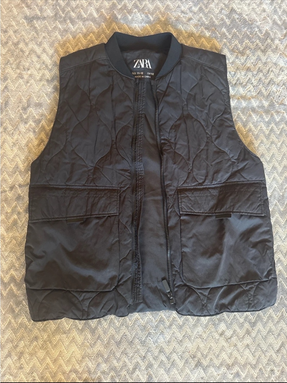 Zara Men's Black Quilted Vest with Front Pockets